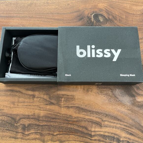 Blissy 100% Pure Mulberry Silk Sleeping Mask Black - Picture 1 of 6